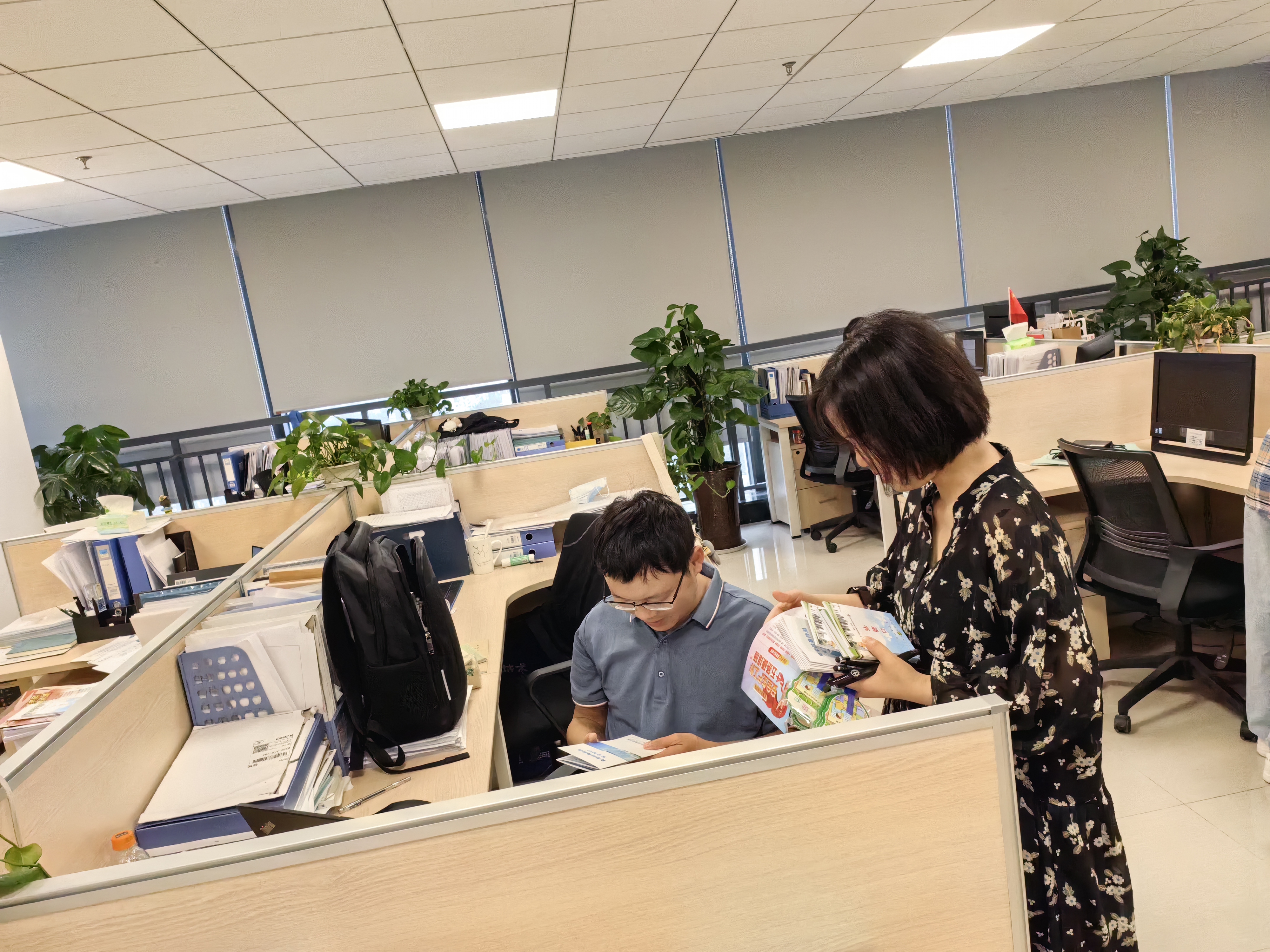 四川冶勘設(shè)計集團舉辦2023年“安全生產(chǎn)月咨詢?nèi)铡被顒蛹皩Ｂ汃{駛員交通安全專題培訓